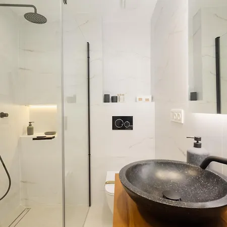 Modern First Floor Apartment, With Private Terrace Garden And Barbecue, In First Line Of Aloha Golf, In Nueva Andalucia * 马尔韦利亚