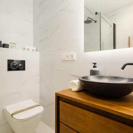 公寓 Modern First Floor Apartment, With Private Terrace Garden And Barbecue, In First Line Of Aloha Golf, In Nueva Andalucia 马尔韦利亚