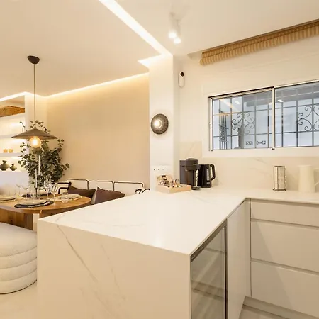 Modern First Floor Apartment, With Private Terrace Garden And Barbecue, In First Line Of Aloha Golf, In Nueva Andalucia 马尔韦利亚