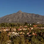 Modern First Floor Apartment, With Private Terrace Garden And Barbecue, In First Line Of Aloha Golf, In Nueva Andalucia Apartment Marbella