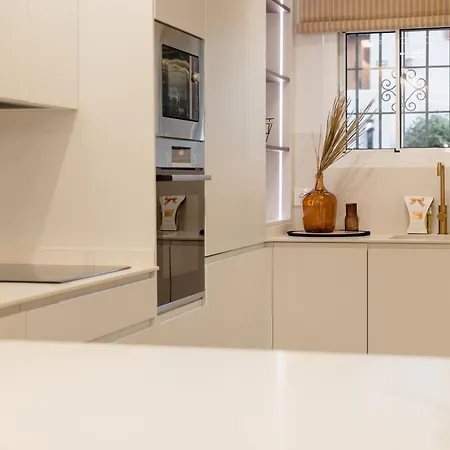 Modern First Floor Apartment, With Private Terrace Garden And Barbecue, In First Line Of Aloha Golf, In Nueva Andalucia Marbella
