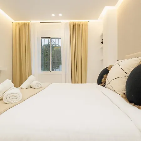 Modern First Floor Apartment, With Private Terrace Garden And Barbecue, In First Line Of Aloha Golf, In Nueva Andalucia Apartman *