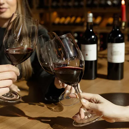 Modern First Floor Apartment, With Private Terrace Garden And Barbecue, In First Line Of Aloha Golf, In Nueva Andalucia