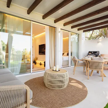 Modern First Floor Apartment, With Private Terrace Garden And Barbecue, In First Line Of Aloha Golf, In Nueva Andalucia