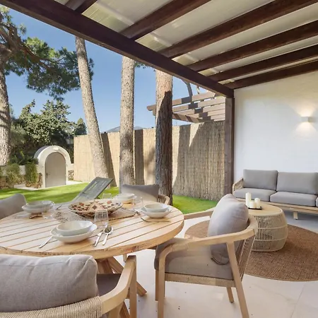 Modern First Floor Apartment, With Private Terrace Garden And Barbecue, In First Line Of Aloha Golf, In Nueva Andalucia Apartman