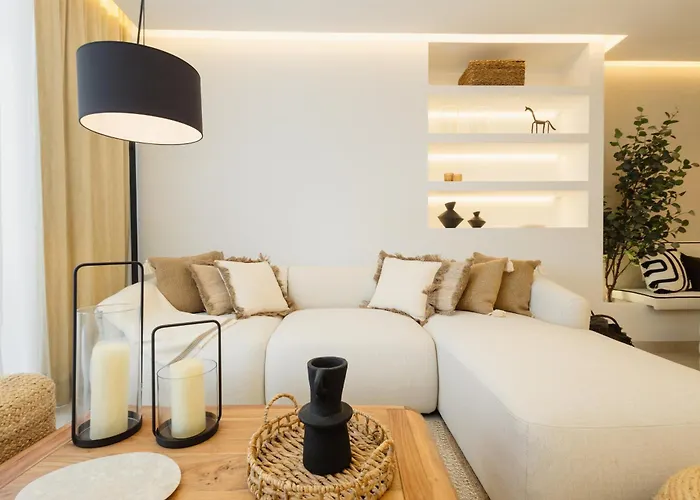 Modern First Floor Apartment, With Private Terrace Garden And Barbecue, In First Line Of Aloha Golf, In Nueva Andalucia Apartment