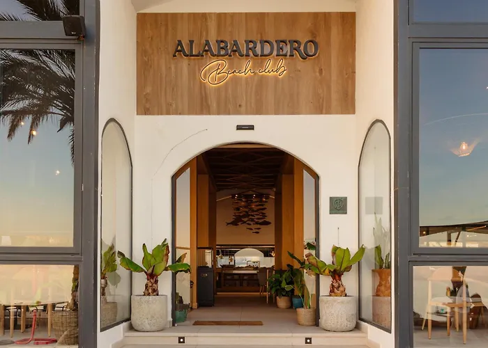Modern First Floor Apartment, With Private Terrace Garden And Barbecue, In First Line Of Aloha Golf, In Nueva Andalucia Apartment