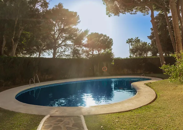 Apartment Modern First Floor Apartment, With Private Terrace Garden And Barbecue, In First Line Of Aloha Golf, In Nueva Andalucia Marbella