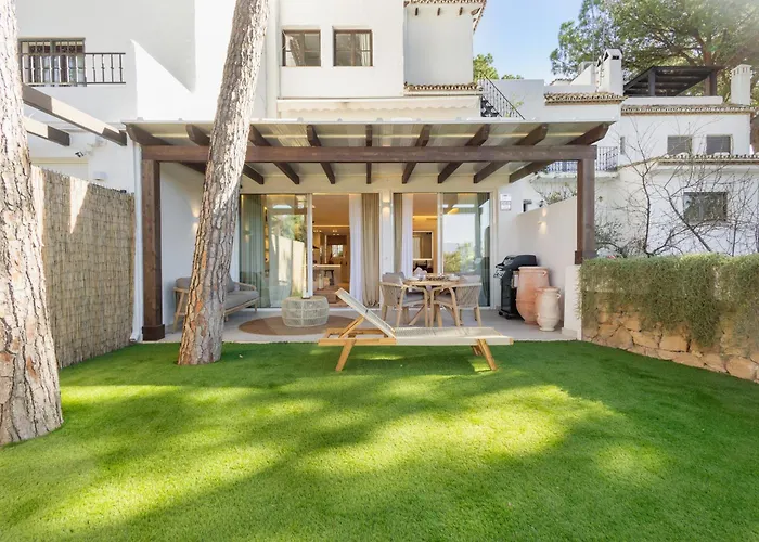 Modern First Floor Apartment, With Private Terrace Garden And Barbecue, In First Line Of Aloha Golf, In Nueva Andalucia * Marbella