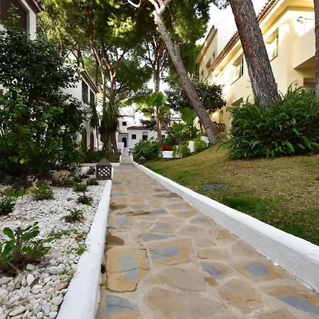 Daire Modern First Floor Apartment, With Private Terrace Garden And Barbecue, In First Line Of Aloha Golf, In Nueva Andalucia