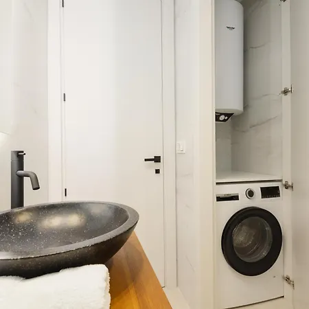 Modern First Floor Apartment, With Private Terrace Garden And Barbecue, In First Line Of Aloha Golf, In Nueva Andalucia *