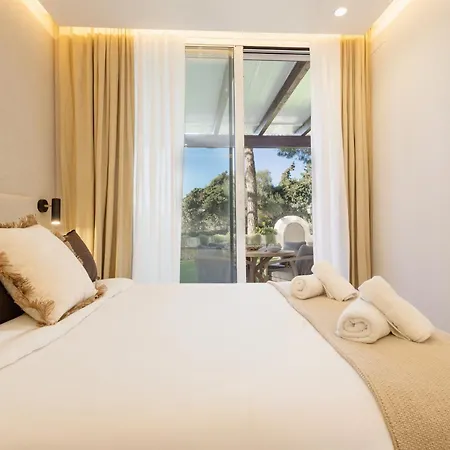 Modern First Floor Apartment, With Private Terrace Garden And Barbecue, In First Line Of Aloha Golf, In Nueva Andalucia דירה מארבלה