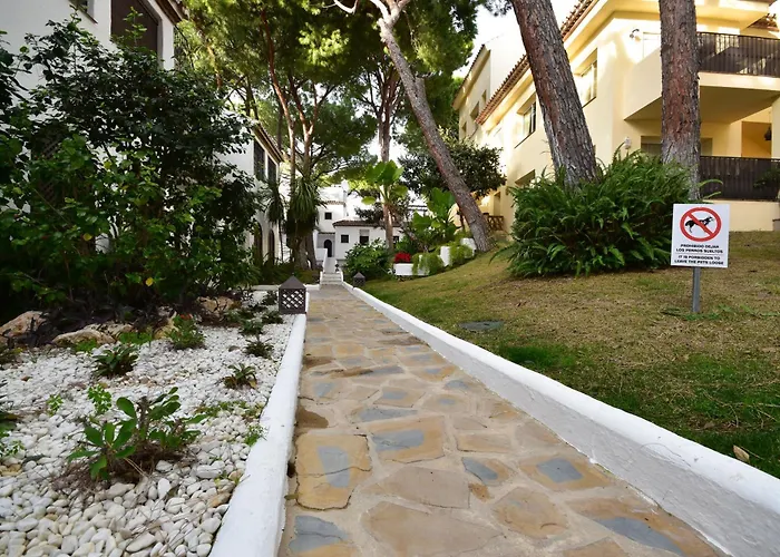 Daire Modern First Floor Apartment, With Private Terrace Garden And Barbecue, In First Line Of Aloha Golf, In Nueva Andalucia