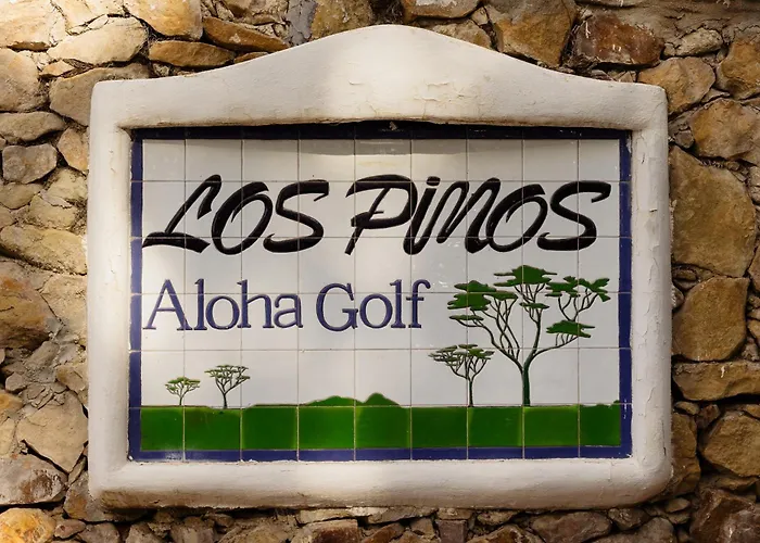 Modern First Floor Apartment, With Private Terrace Garden And Barbecue, In First Line Of Aloha Golf, In Nueva Andalucia Daire