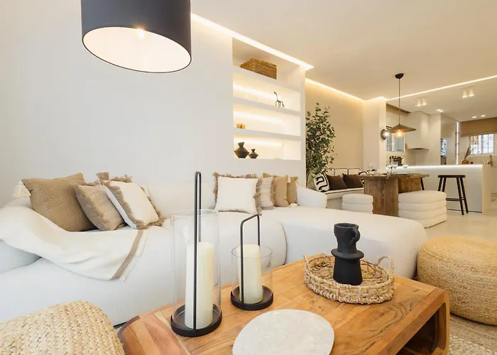 Daire Modern First Floor Apartment, With Private Terrace Garden And Barbecue, In First Line Of Aloha Golf, In Nueva Andalucia Marbella