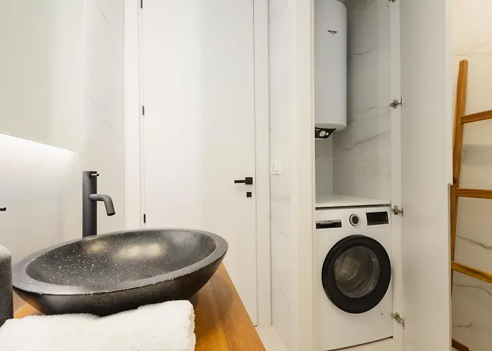 Modern First Floor Apartment, With Private Terrace Garden And Barbecue, In First Line Of Aloha Golf, In Nueva Andalucia *