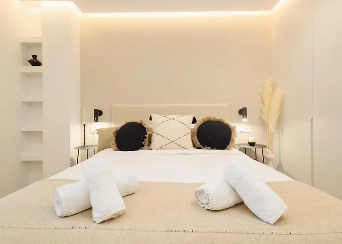 Daire Modern First Floor Apartment, With Private Terrace Garden And Barbecue, In First Line Of Aloha Golf, In Nueva Andalucia Marbella
