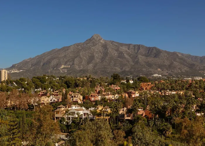 Modern First Floor Apartment, With Private Terrace Garden And Barbecue, In First Line Of Aloha Golf, In Nueva Andalucia Daire Marbella