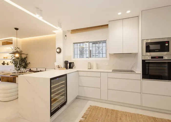 Daire Modern First Floor Apartment, With Private Terrace Garden And Barbecue, In First Line Of Aloha Golf, In Nueva Andalucia Marbella