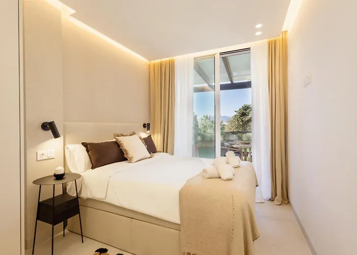 Modern First Floor Apartment, With Private Terrace Garden And Barbecue, In First Line Of Aloha Golf, In Nueva Andalucia Daire Marbella